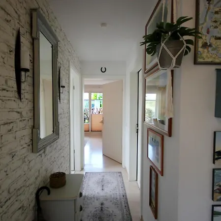 Twiehuss By Rujana Binz